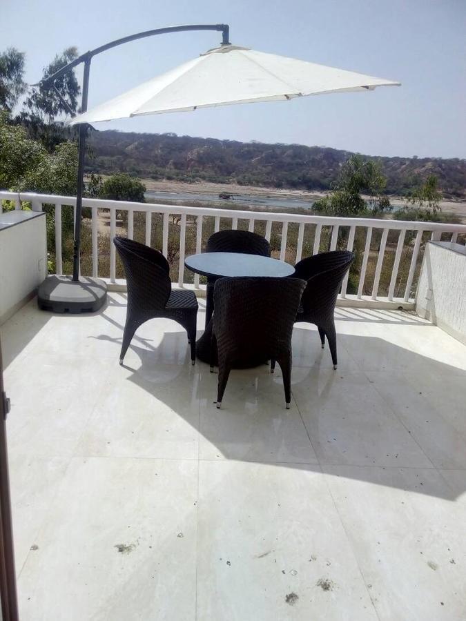 The Meera Hotel Derol Extérieur photo
